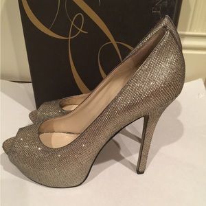 New gold heels size 8